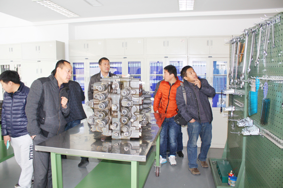 Guests visiting Jinan Tianye