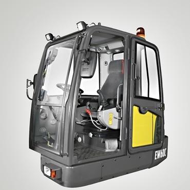 进步前辈的驾驶室